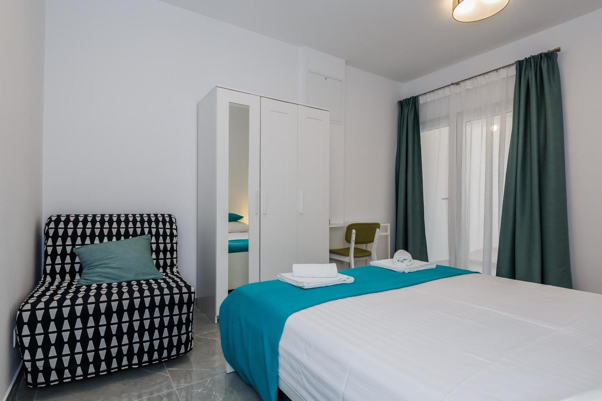 Apartmani Ujakovic Каштела Экстерьер фото