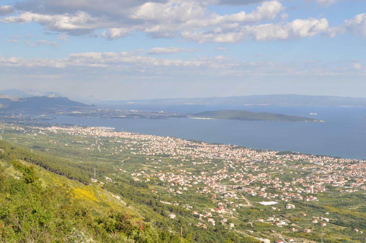 Apartmani Ujakovic Каштела Экстерьер фото
